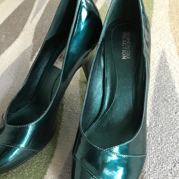Beautiful Emerald Peep Toes! - Picture 2 of 6